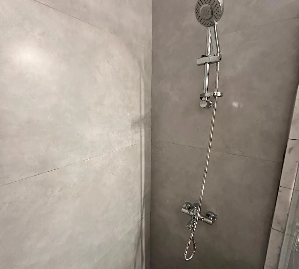 Modern Apartment Beachside Gem لارنكا